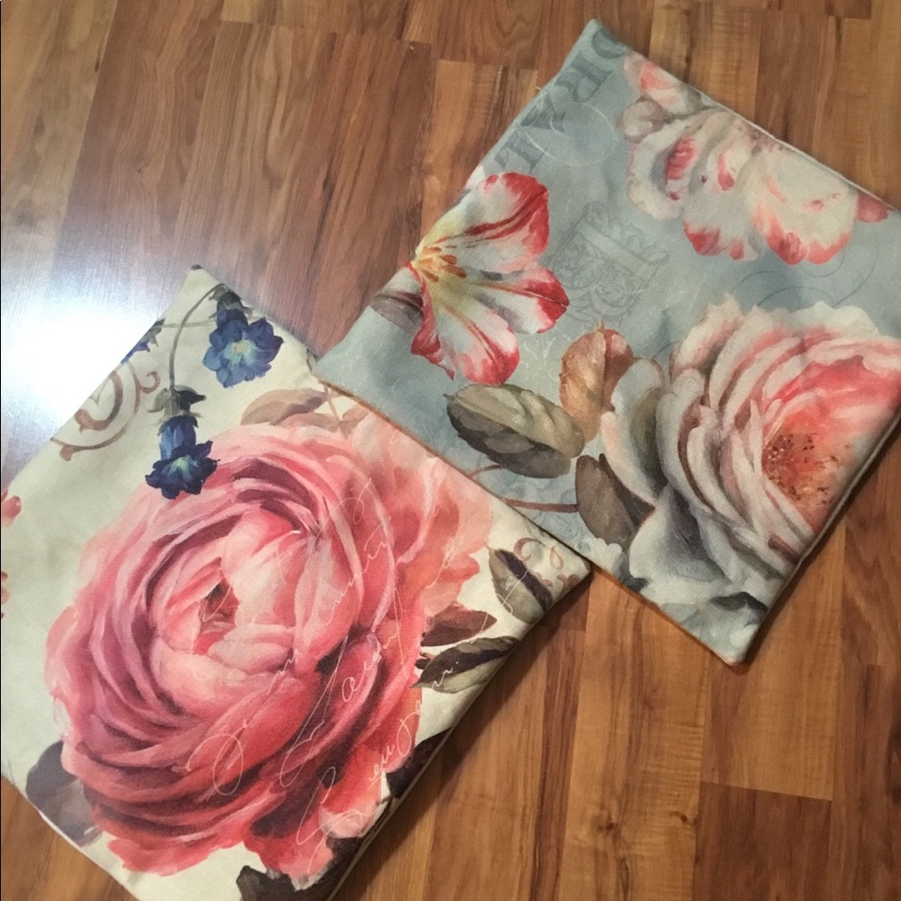 2 floral pillow covers